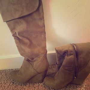Size 6 women’s boots